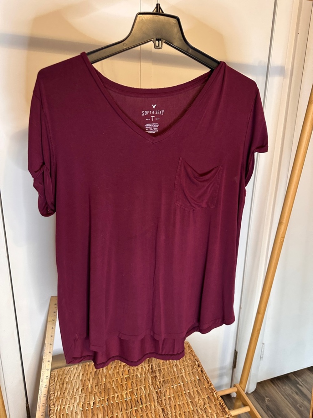 American Eagle Outfitters Soft & Sexy V-Neck Pocket Tee - Burgundy
